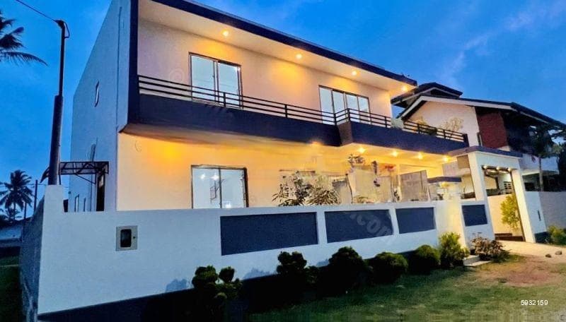 Box Modern Design 5 Bed Rooms Luxury Stylish House For Sale Negombo (Katuwapitiya)