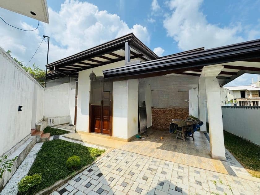 Brand New Luxury Single Storey House for Sale in Piliyandala