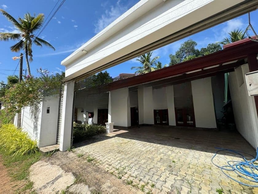 Single Storey Luxury House for Sale in Piliyandala Batuwandara .