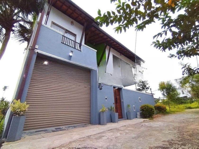 Brand New Solid Modern Super Piliyandala for Sale