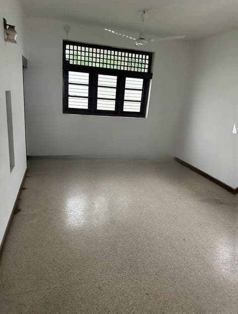 Nugegoda : 23.75 perches Bare Land with house for Sale