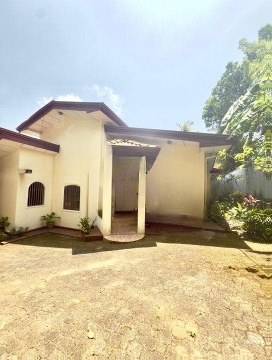 Modern House for Sale in Malabe – PDH372