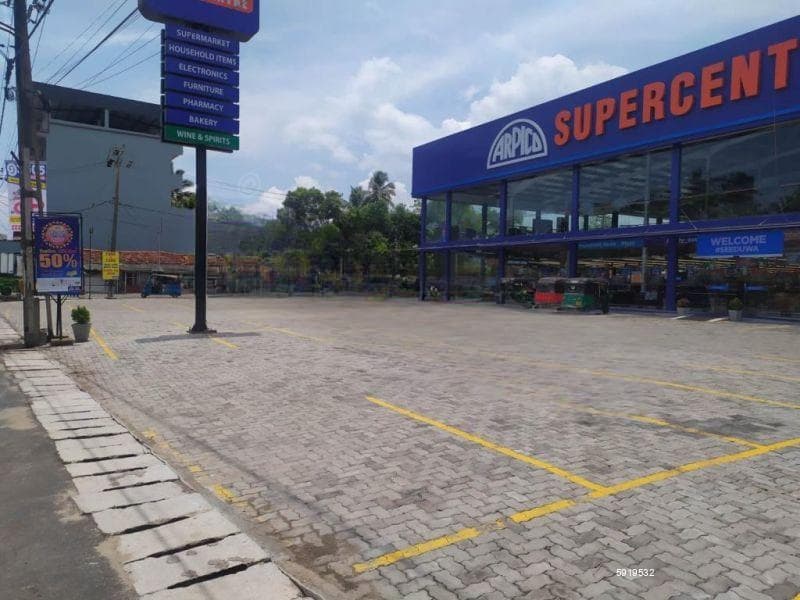 Commercial Property for Rent - Katunayake, Seeduwa | LKR 600,000 Per Month (EM819)