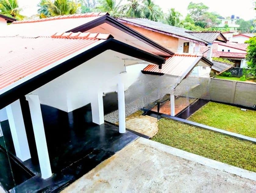 18.5 P With House For Sale Athurugiriya