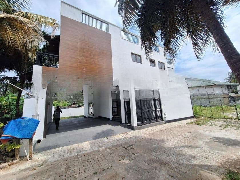 super luxury house for sale in mount lavenia