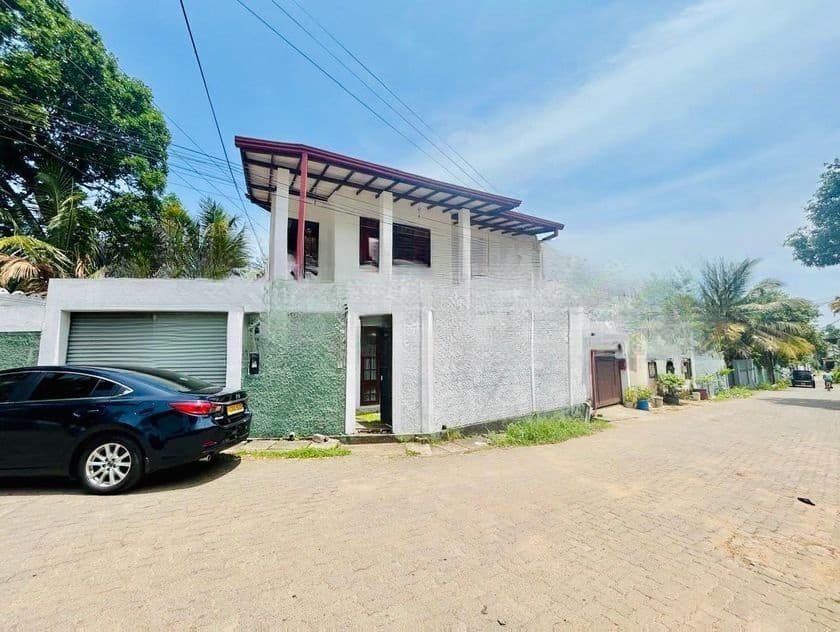 Upstair House for Sale in Katubedda, Moratuwa