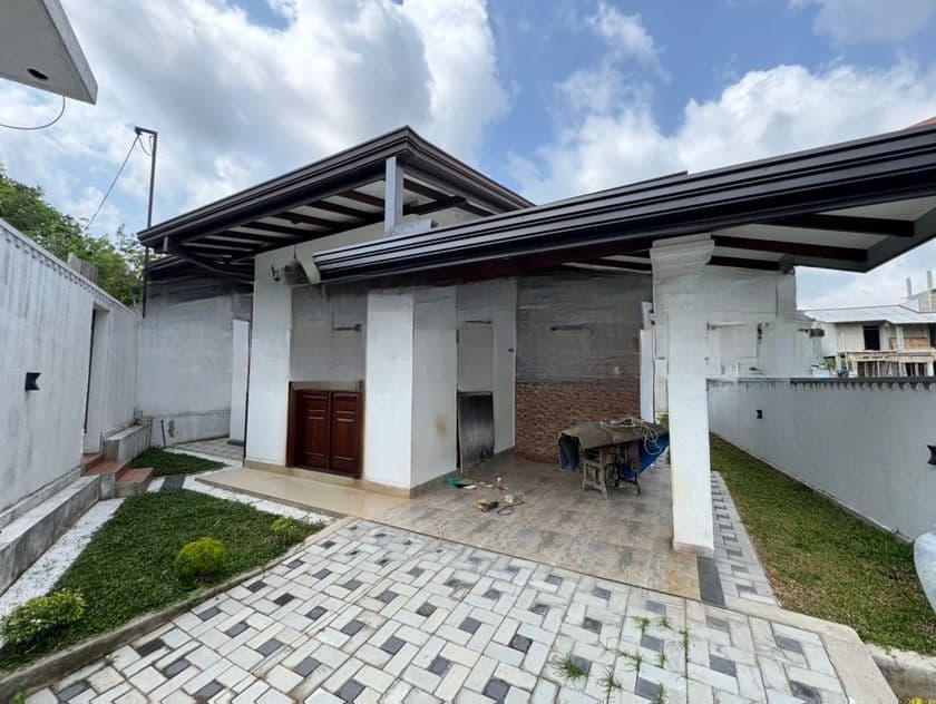 Brand New Luxury House for Sale in Piliyandala