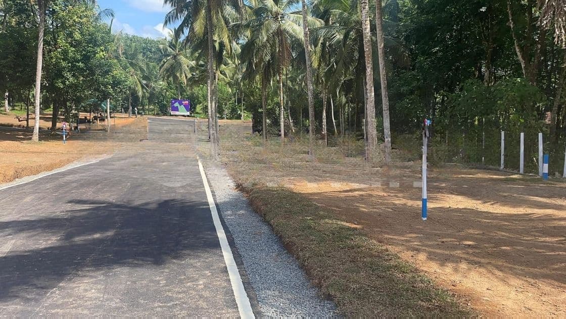 Matthegoda , Land for Sale Close to 342 Bus Road