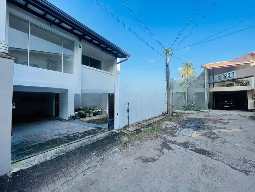 Spacious Two-Storey House for Sale – Colombo 05 (Off Park Road)