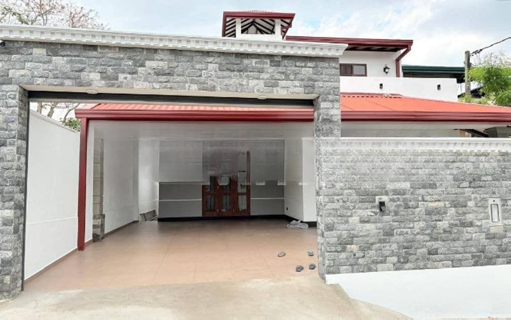Brand New Luxury Three-Storey House for Sale – Malabe