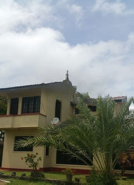 Moratuwa Lunawa, Uyana Road 3 BR Upstairs House on 11 P Land for Sale