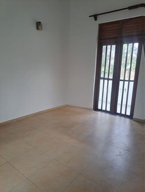 Nugegoda Stanley Thilakaratne Mawatha House Upstair for Rent