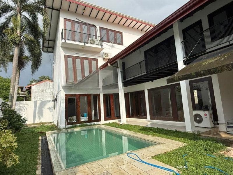 Solar Powered 6 Bedroom House for Rent in Pelawatta, R221004