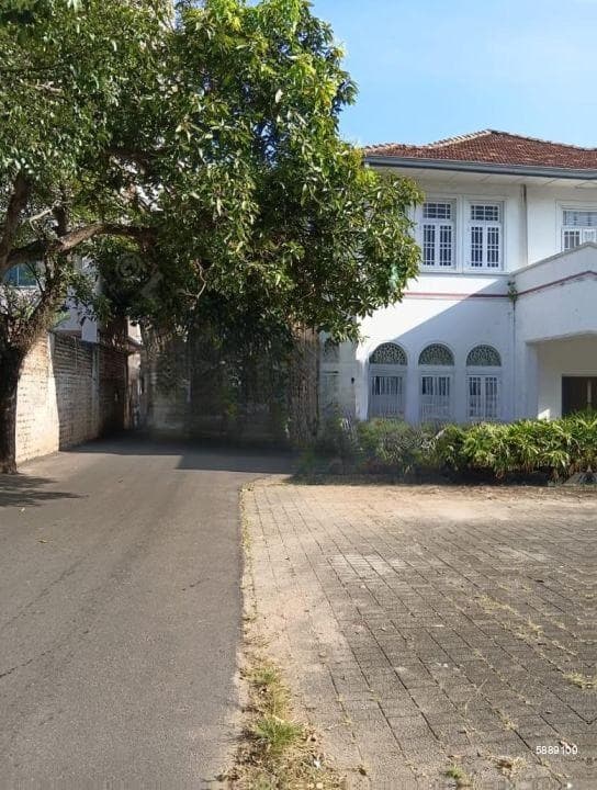 Commercial property for sale in Colobmo 7