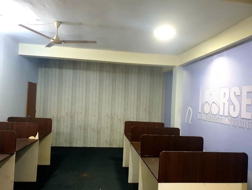 Office Space for Rent with Funiture