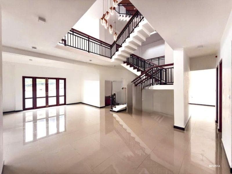Unfurnished Brand New Luxury 3-Storey House for Sale in Mount Lavinia