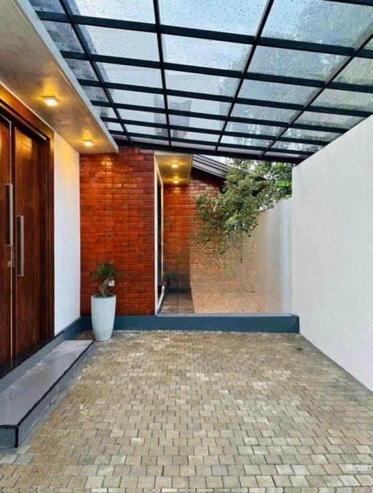 Modern 3-Bedroom House for Sale – Prime Paradise City, Athurugiriya