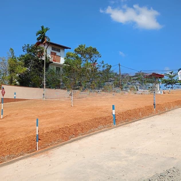 Land for Sale in Kadawatha
