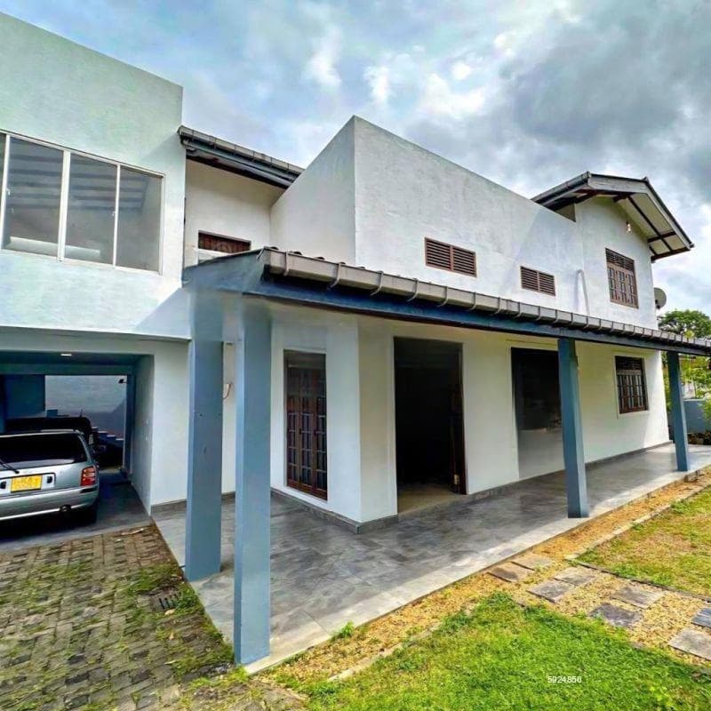 Luxury Modern Architect-Designed 5-Bedroom Home for Sale in Kadawatha