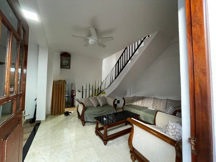 130k Dehiwala 2 story house for rent