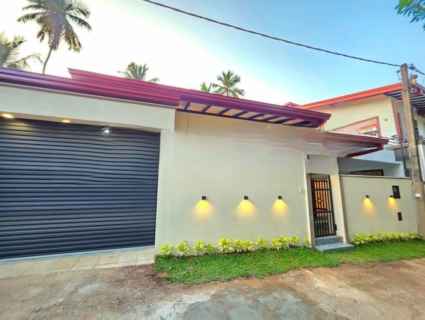 Brand New Mordern House in Diyagama