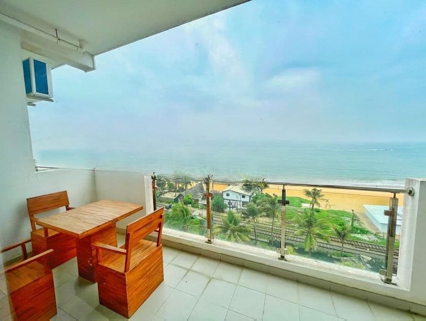Level 6 | Direct Sea View Condo 3 Bed Bath Mount Lavinia