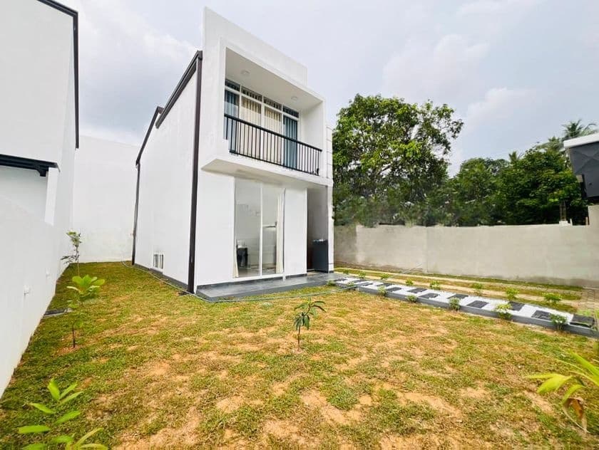 මාලබේ නගරයෙන් නවීනතම නිවස විකිණීමට