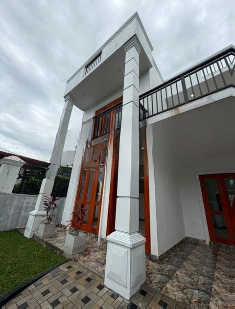 Luxury 2-Story House for Sale – Bokundara