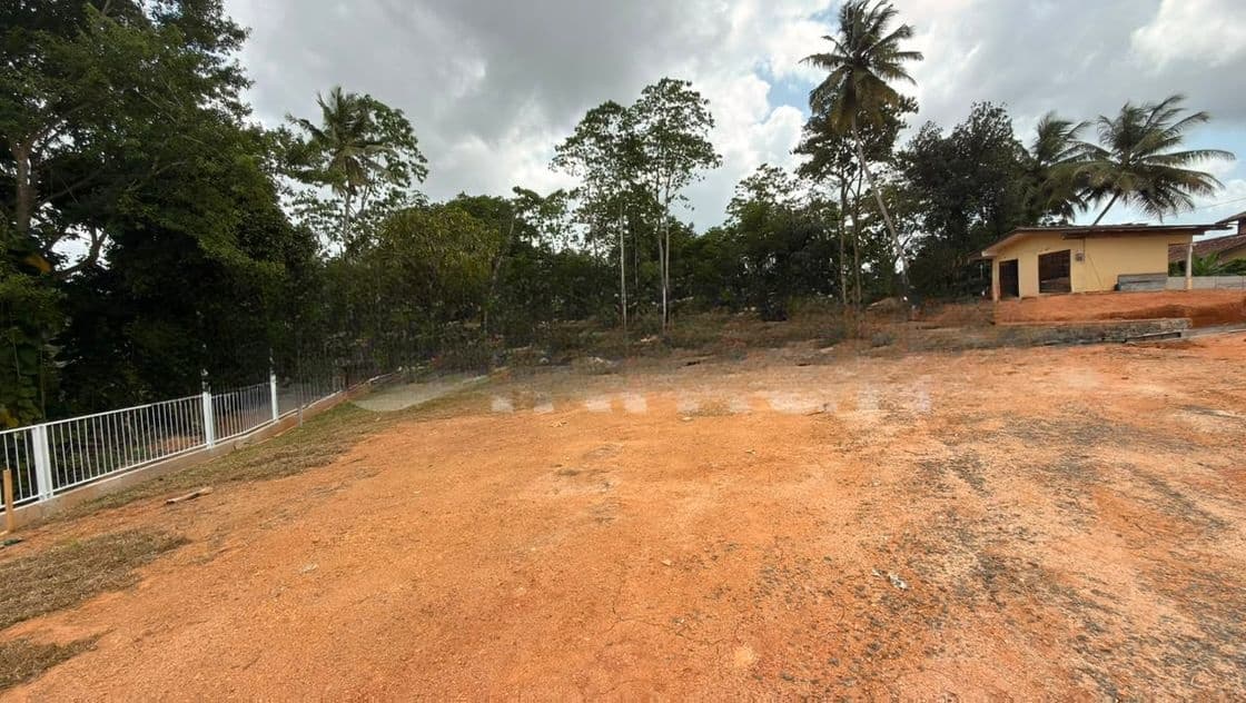 ගාල්ල නගරයට අතේදුරින් අගනා බිම් කොටස්