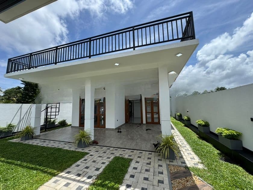 Luxury Brand New House for Sale in Piliyandala