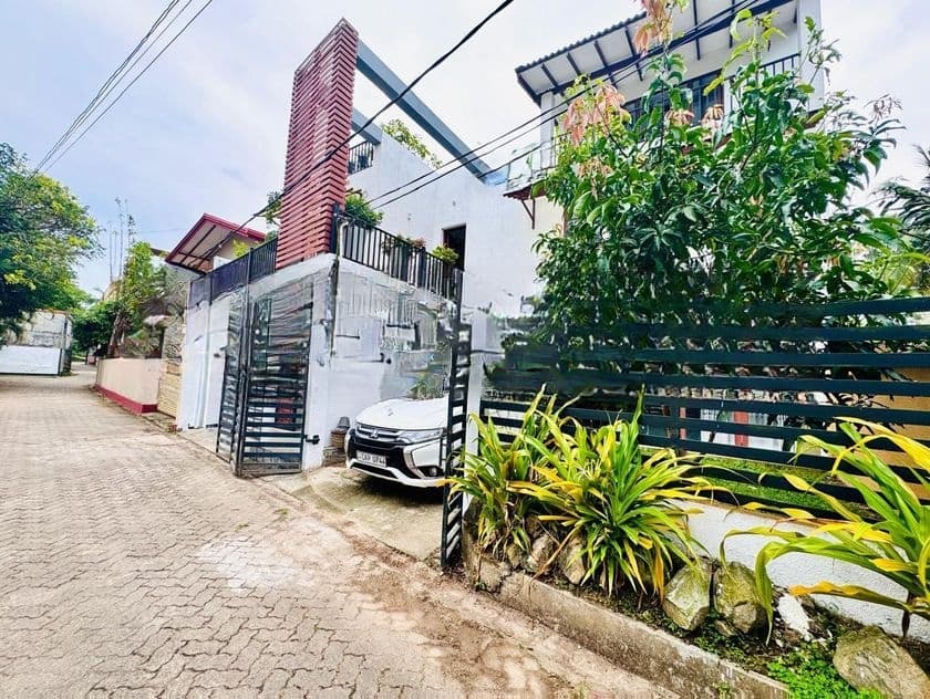 Spacious 5-Bedroom House for Rent – Himbutana, Mullariyawa