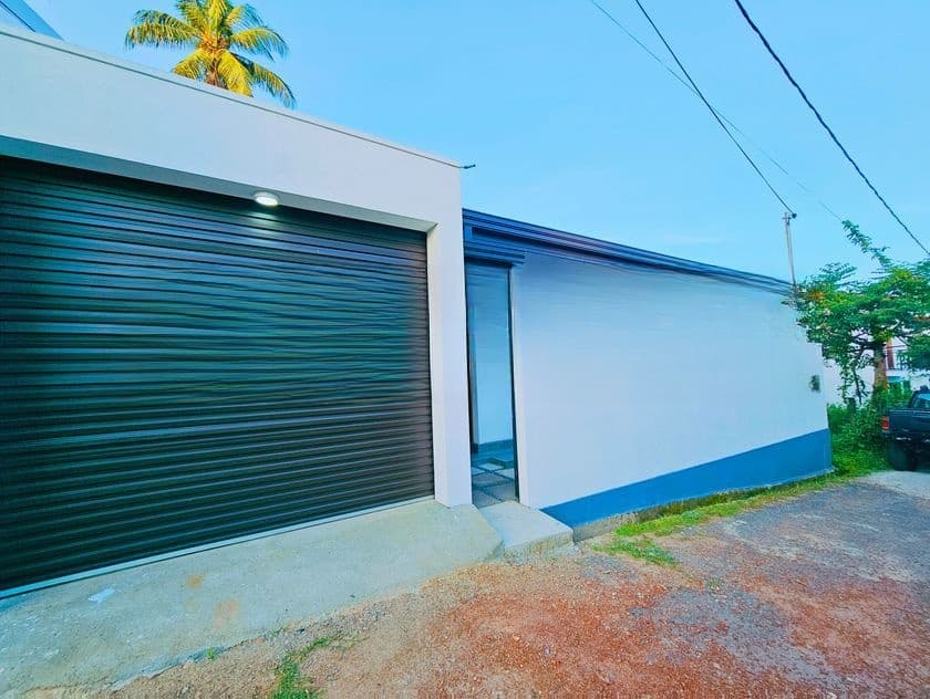 Brand New Single House for Sale – Kottawa Road , Polgaswovita