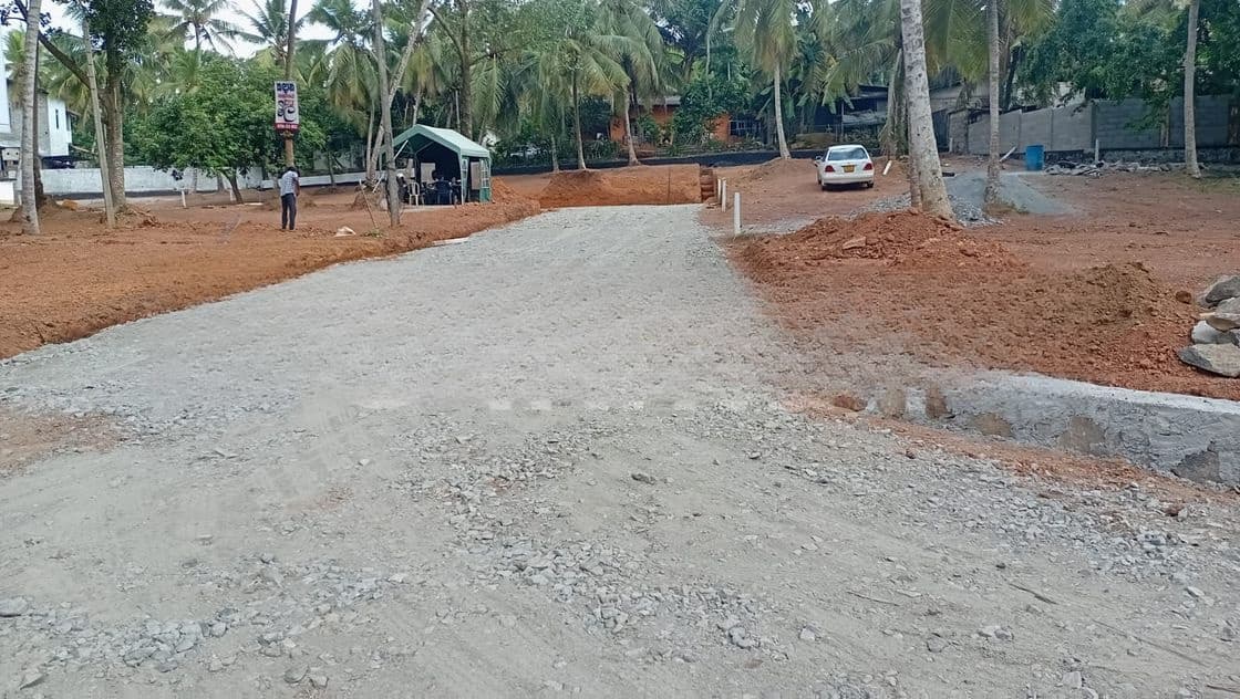 කඳන කපුවගාර පාරෙන් පදිංචියට හොදම තැනක් නේවාසික බිම් කොටස්