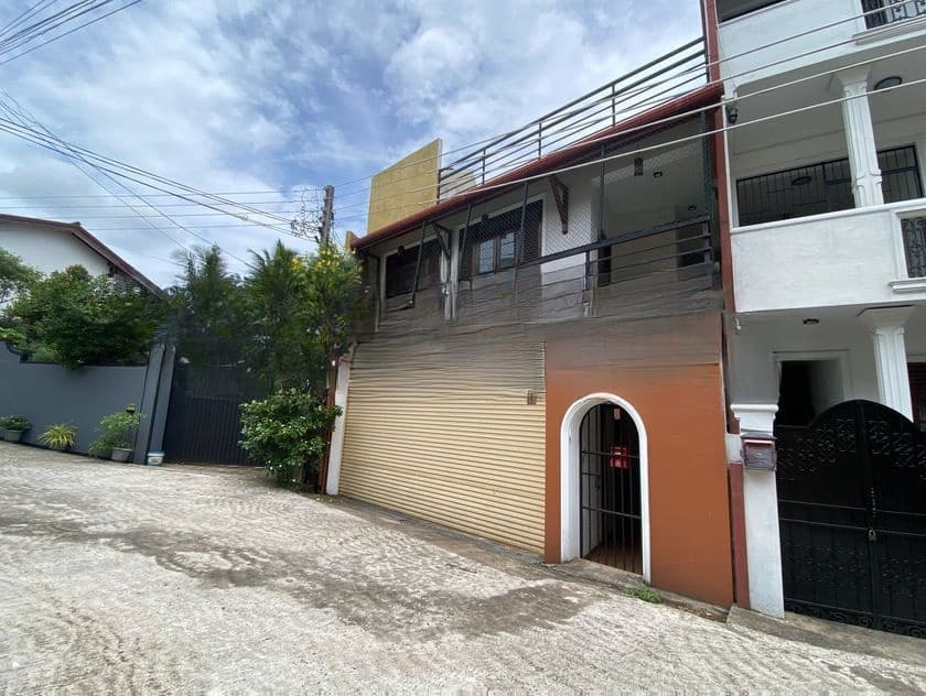 Two Storied Spacious House with Annex Close to Thalawathugoda Junction