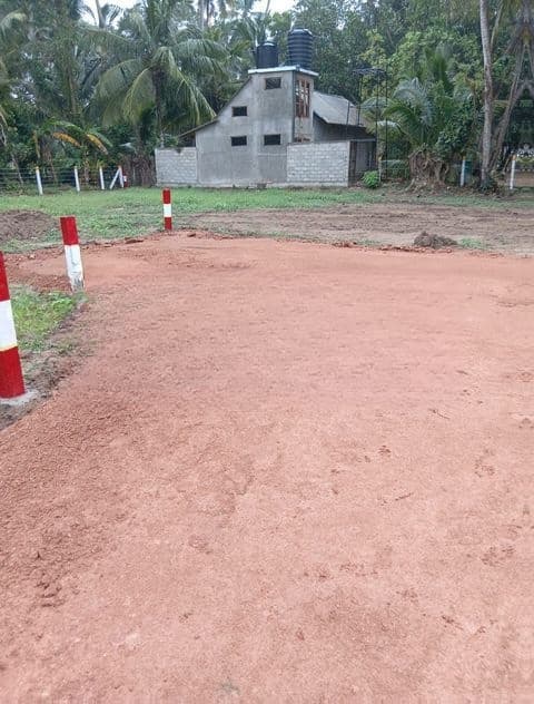 හලාවතට සින්නක්කර ඉඩමක්