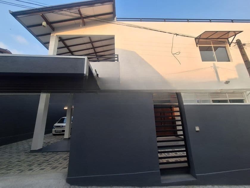 Luxury House for Sale in Thalawathugoda