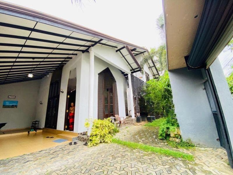 14 Perches Two-story House For Sale – Athurugiriya