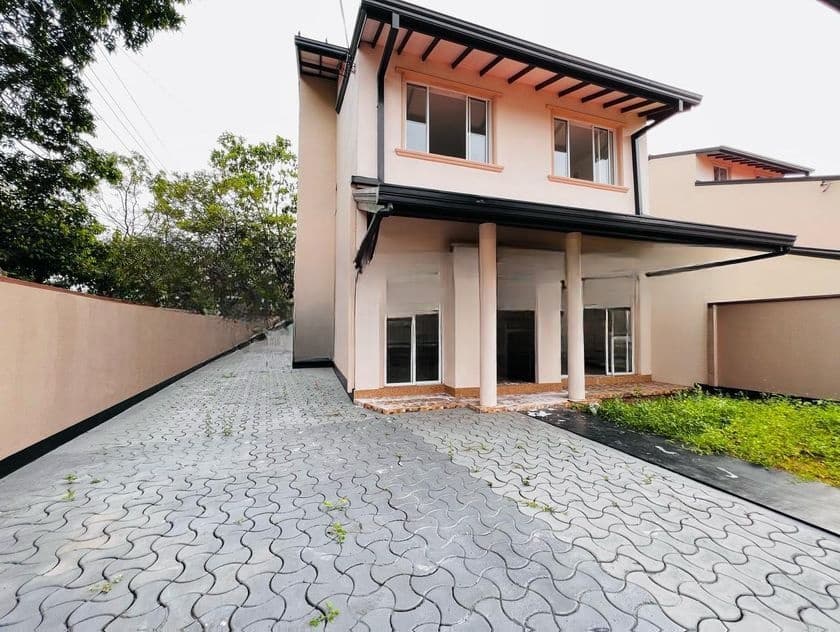 Two Storied Valuable House Sale Talawatugoda