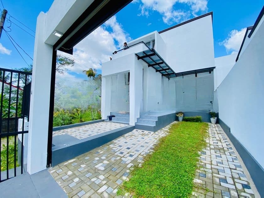 Home for Sale – Athurugiriya
