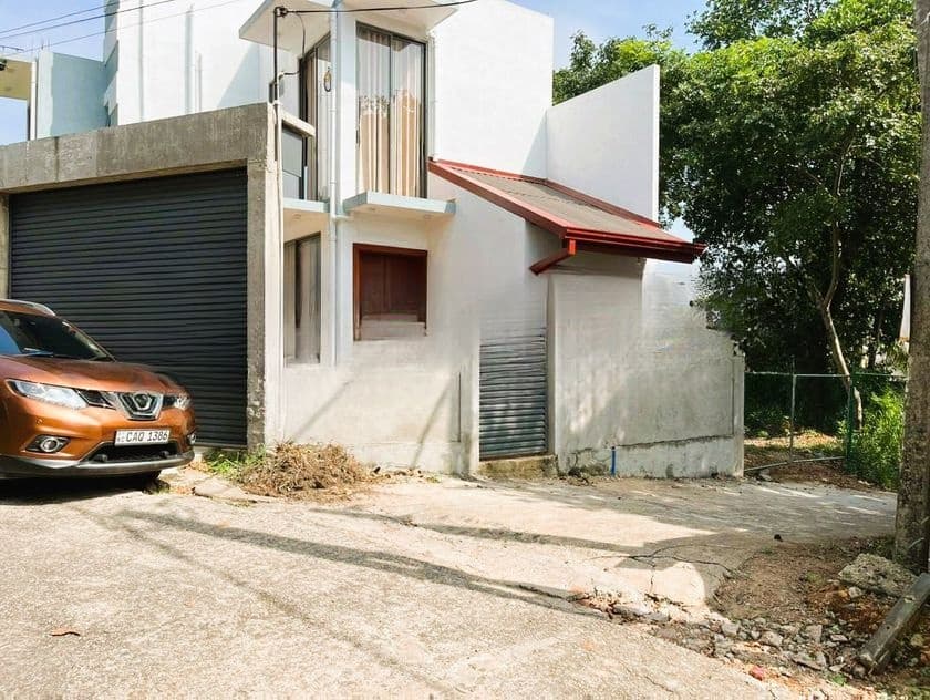 අතුරුගිරියේ අධිවේගී පිවිසුමට ඉතාමත් ලගින් ඉඩමක්
