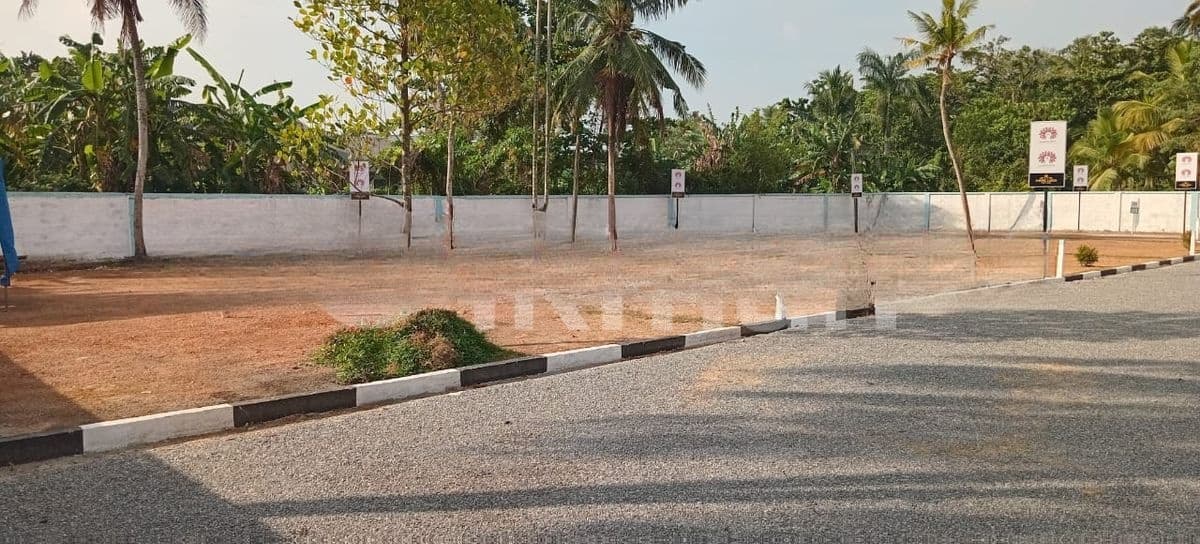 Land at Kottawa