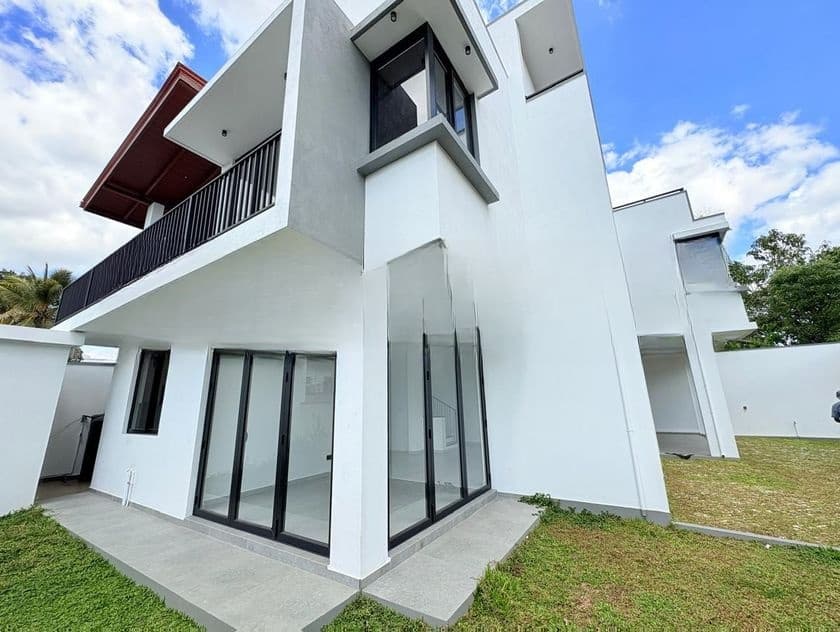 Brand New House For Sale in Battaramulla