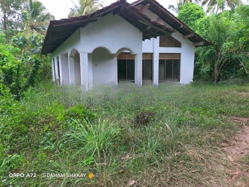 නිවසක් සහිත ඉඩමක් විකිණීමට