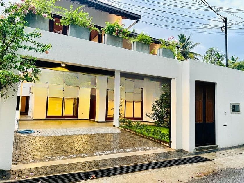 Fully Furnished 5 Bedroom Luxury Home For Sale – Pelawatta