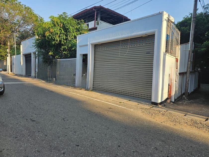 House for sale Land value in Pelawatta road, Nugegoda