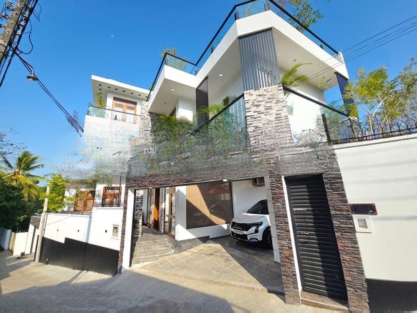 Architecture Designed Luxury 3 Storey House for Sale In Battaramulla
