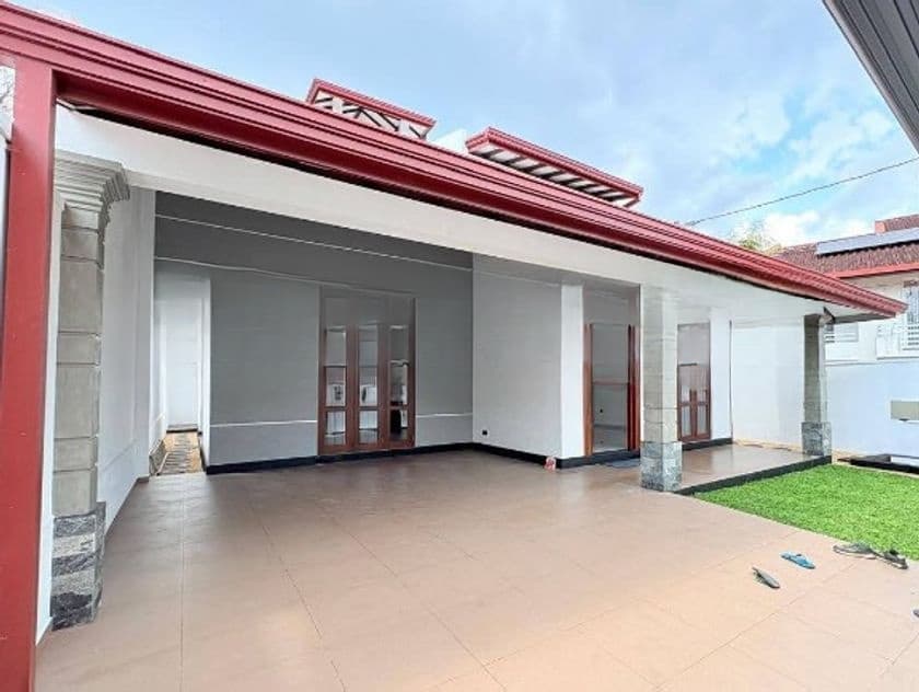 Luxury Beautiful 3 Storey House For Sale In Malabe