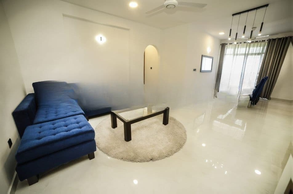 Mount Lavinia Furnished Long/Short Term Apartment for Rent (LEC270)