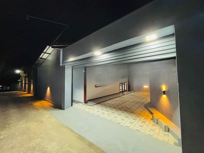 Luxury House for Sale in Athurugiriya--