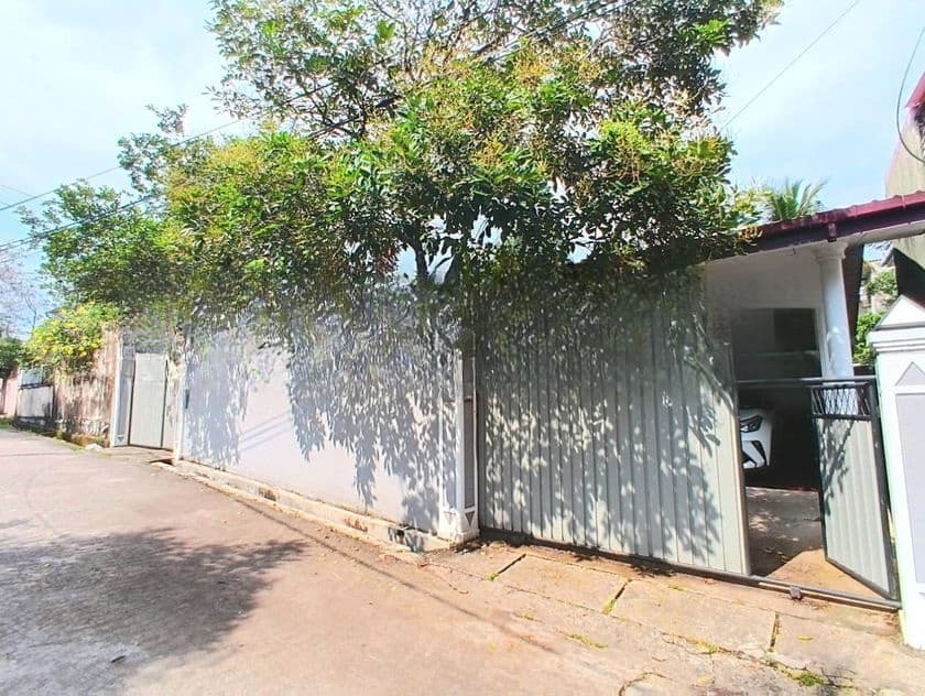 House with Land for Sale in Piliyandala
